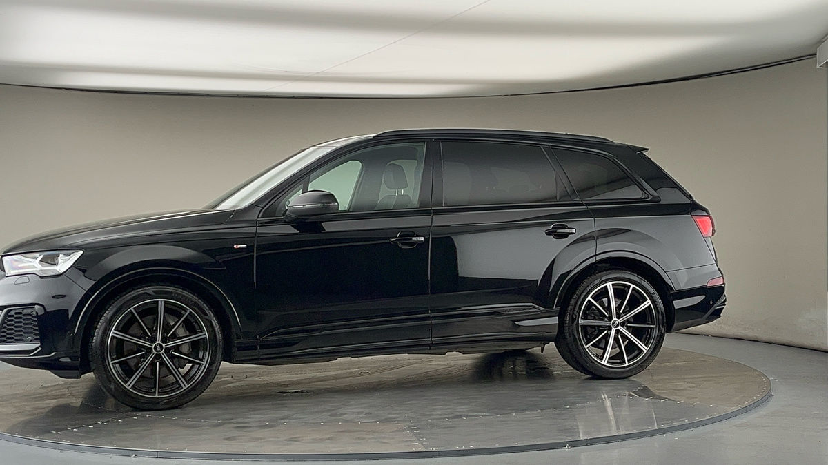 More views of Audi Q7