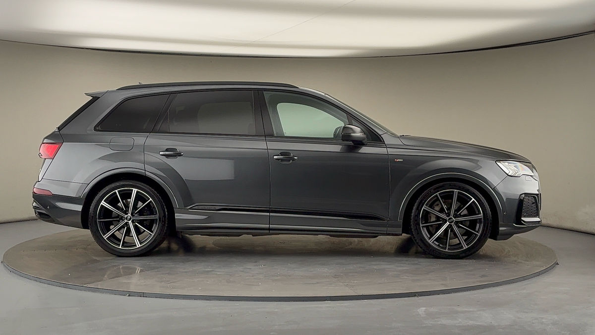 Audi Q7 Image 16