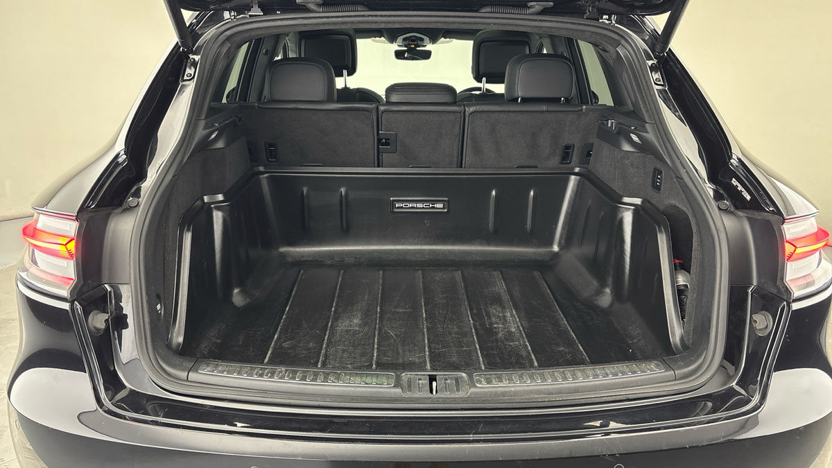 Porsche Macan Image 11