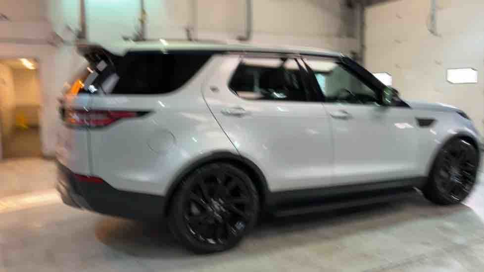 More views of Land Rover Discovery