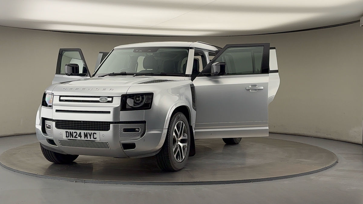 More views of Land Rover Defender 110