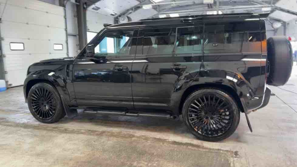 More views of Land Rover Defender 110