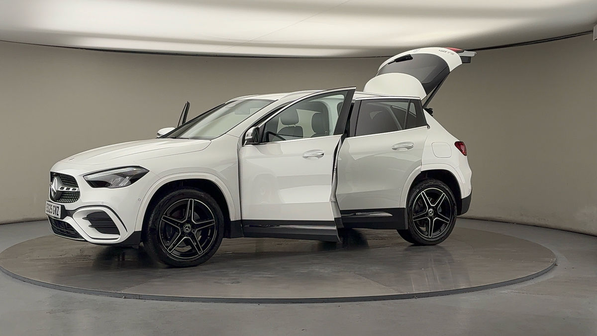 More views of Mercedes-Benz GLA