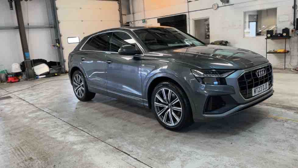 More views of Audi Q8