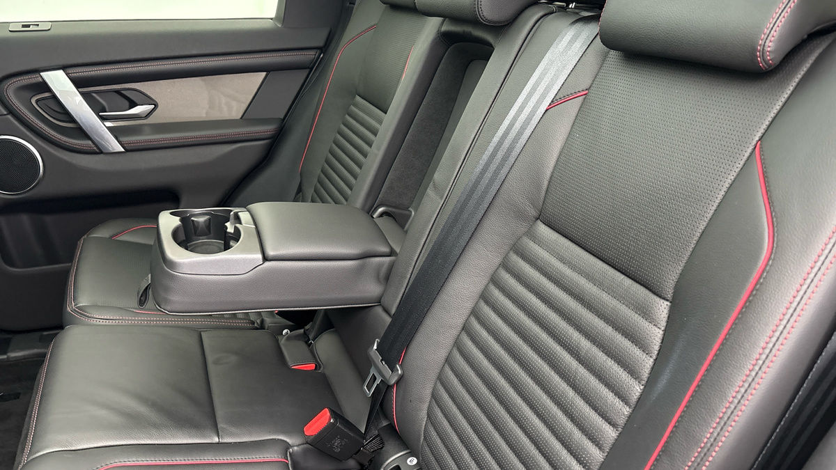 Land Rover Discovery Sport Image 9