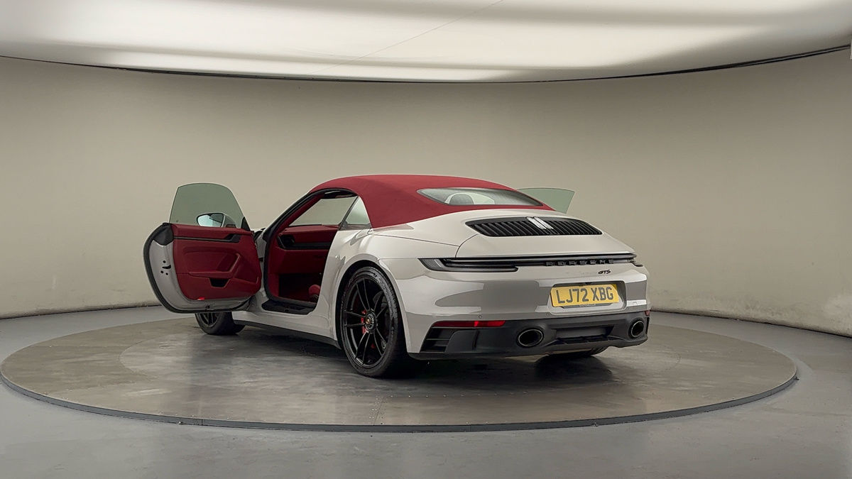 Porsche 911 Image 23