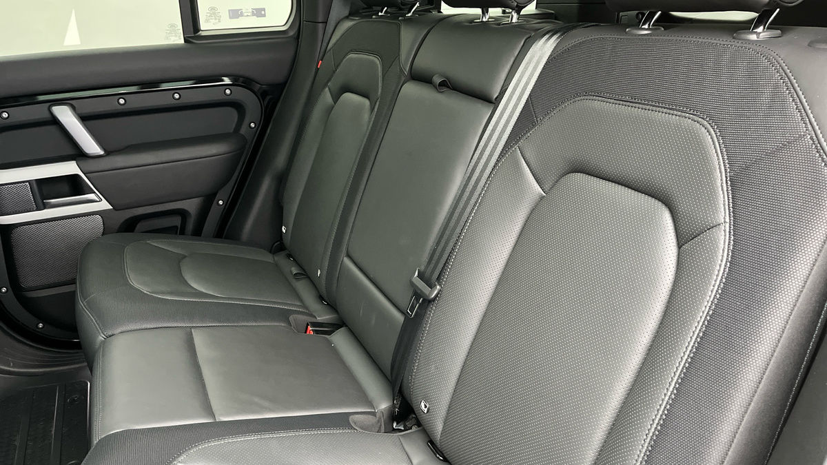 Land Rover Defender 110 Urban Image 8