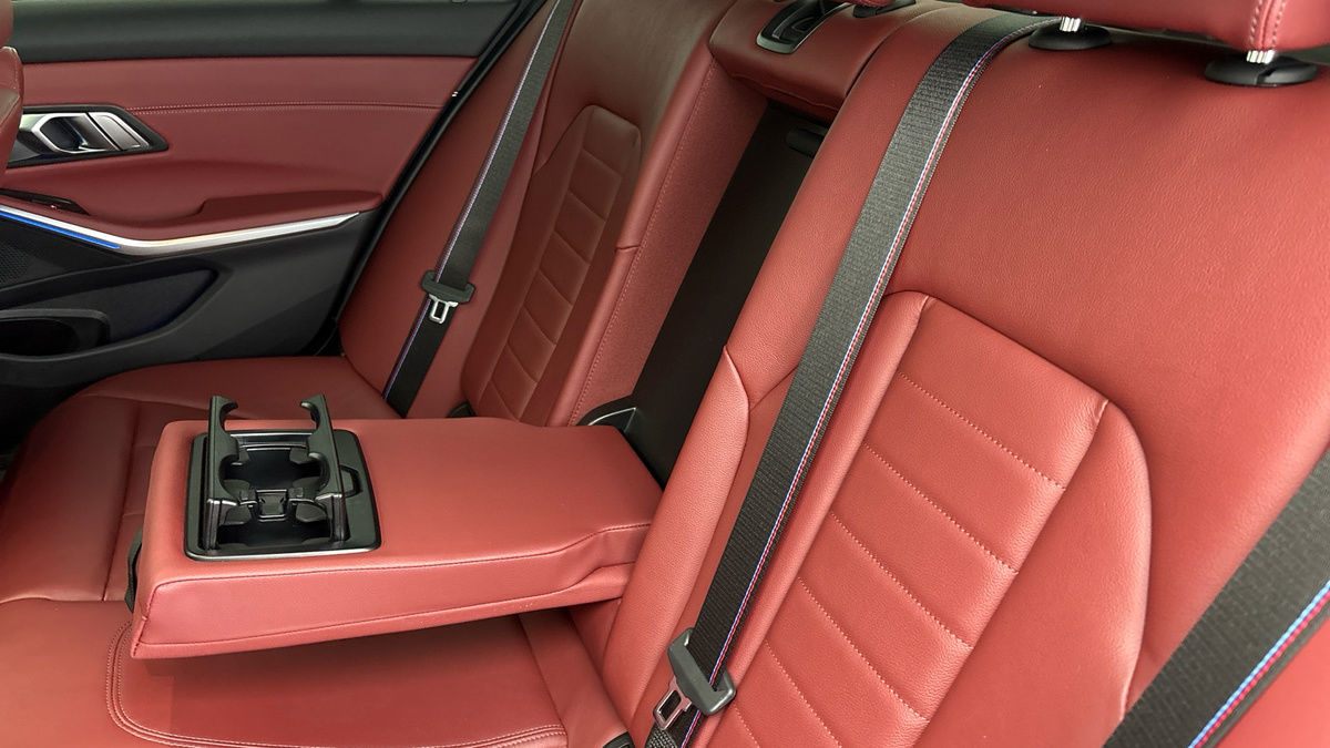 BMW 3 Series Image 9