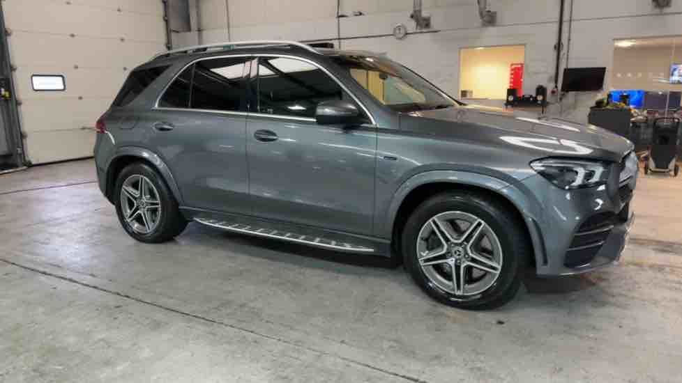 More views of Mercedes-Benz GLE