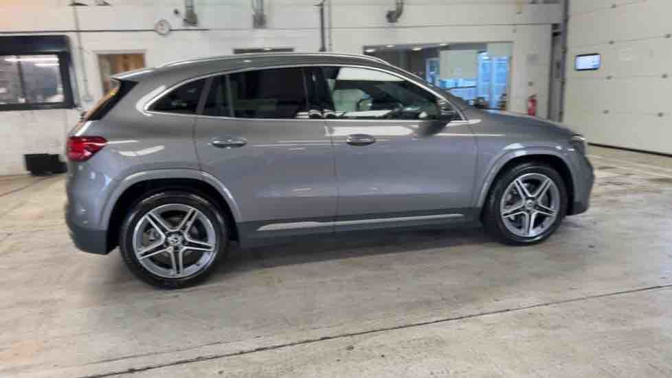 More views of Mercedes-Benz GLA