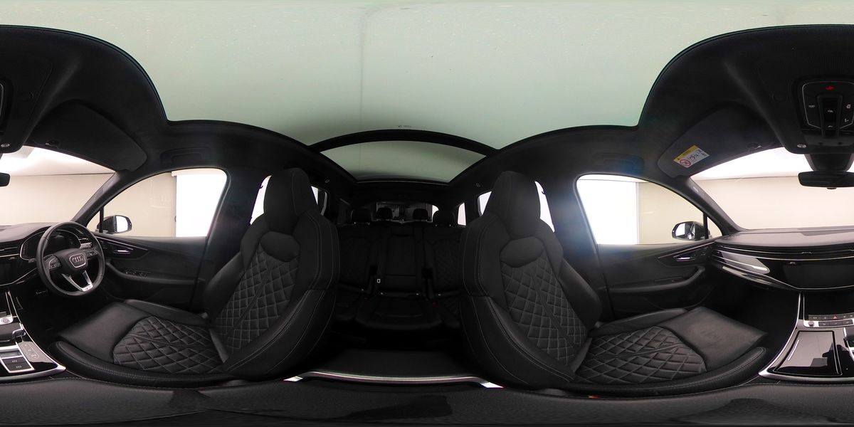 More views of Audi Q7