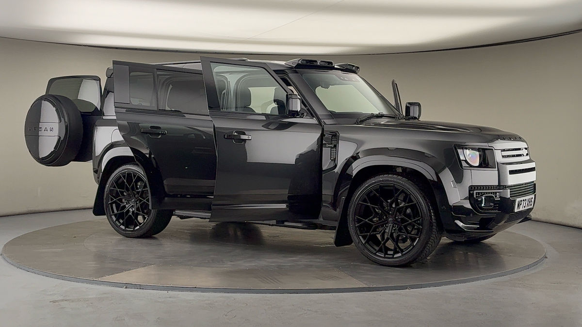 More views of Land Rover Defender 110