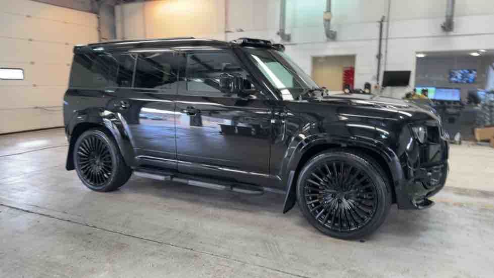 More views of Land Rover Defender 110