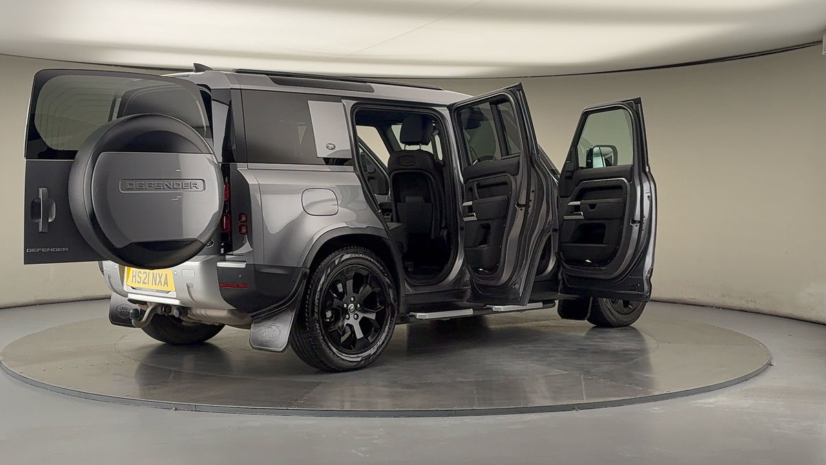 More views of Land Rover Defender 110