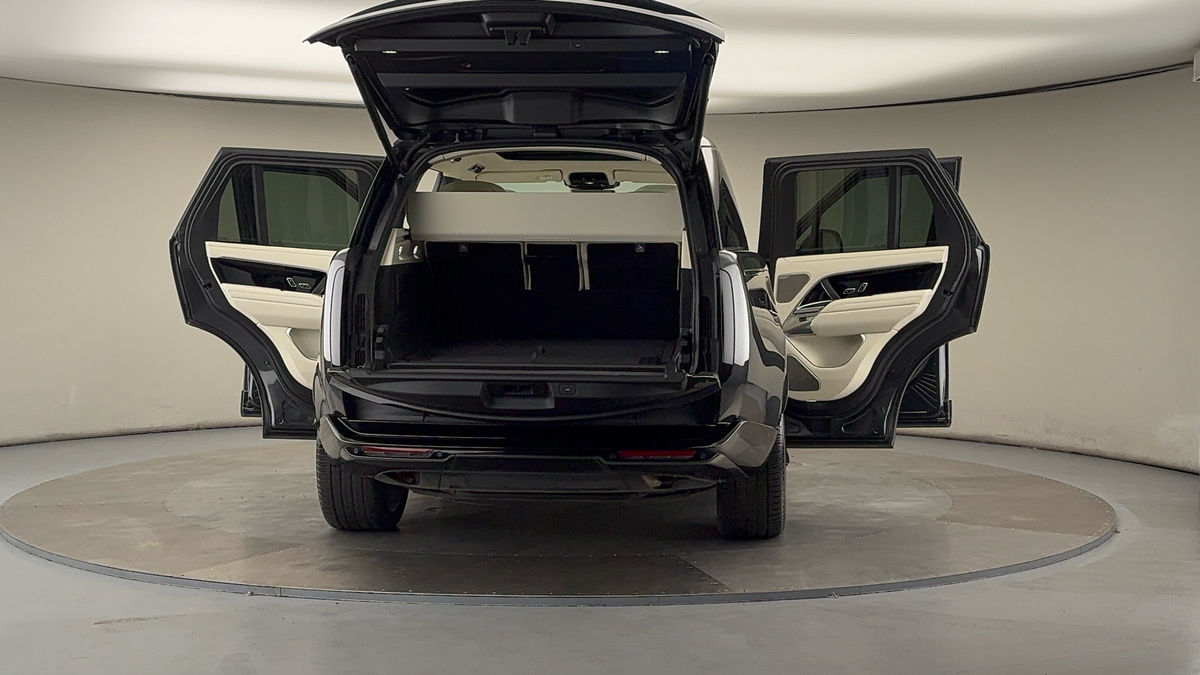 More views of Land Rover Range Rover