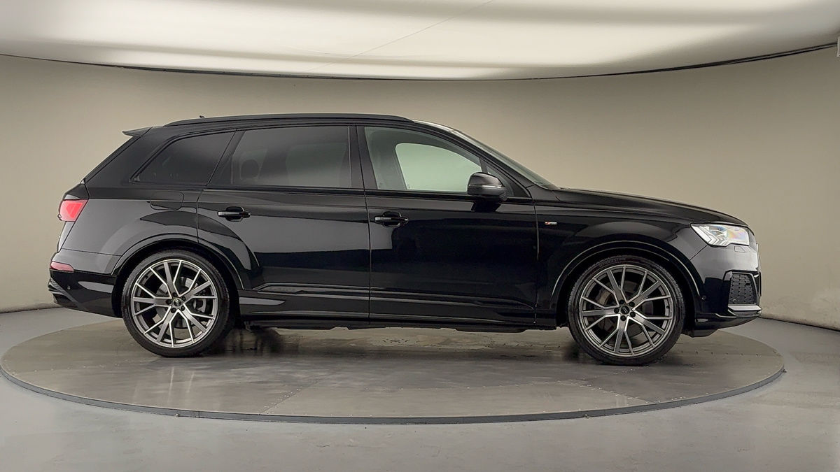 More views of Audi Q7