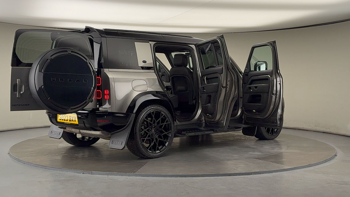 More views of Land Rover Defender 110