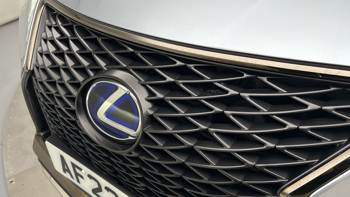 Lexus RX Image 24