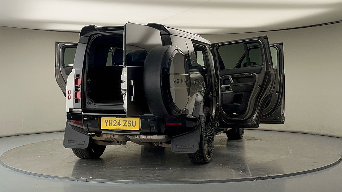 More views of Land Rover Defender 110