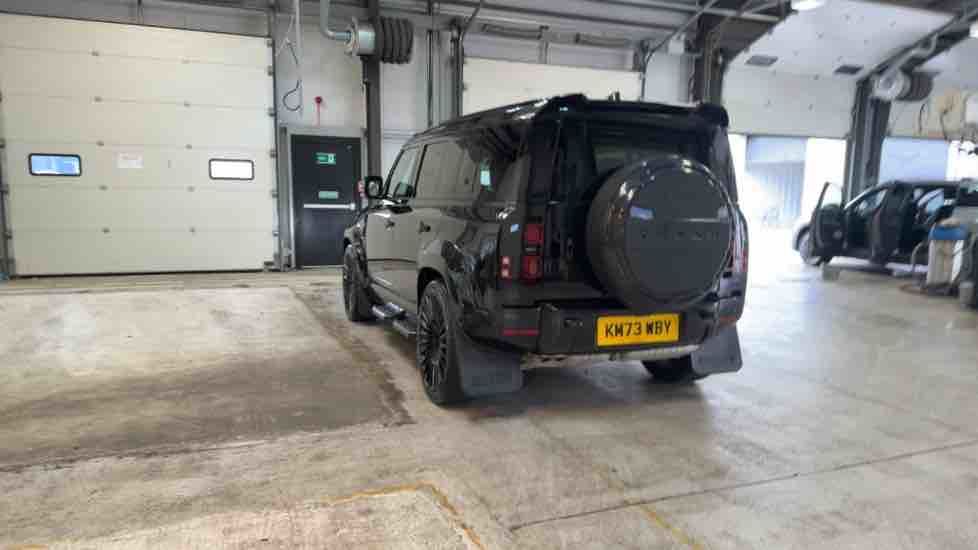 More views of Land Rover Defender 110
