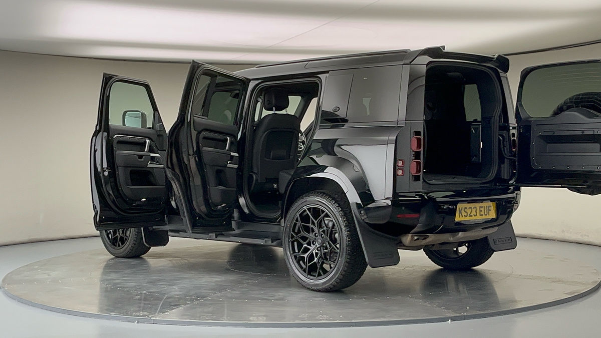 More views of Land Rover Defender 110