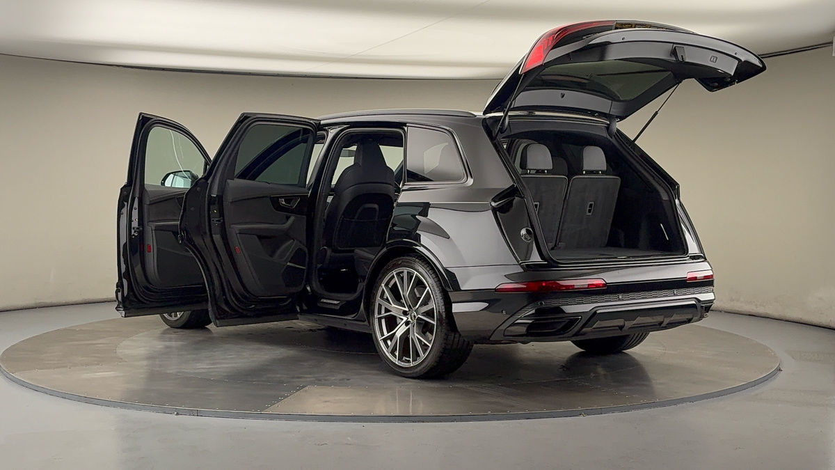 More views of Audi Q7