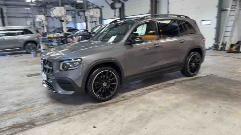 More views of Mercedes-Benz GLB