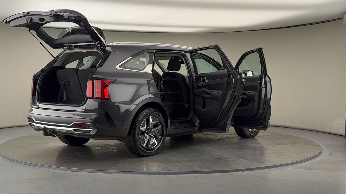 More views of Kia Sorento