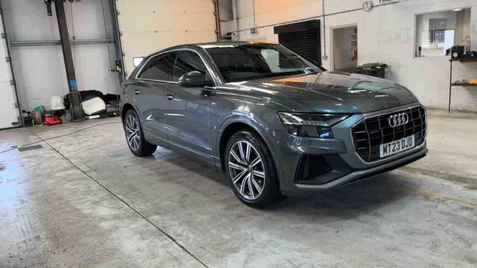 More views of Audi Q8