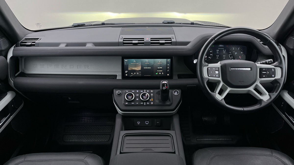 Land Rover Defender 110 Image 12