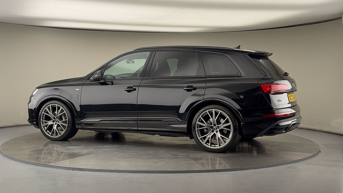 More views of Audi Q7