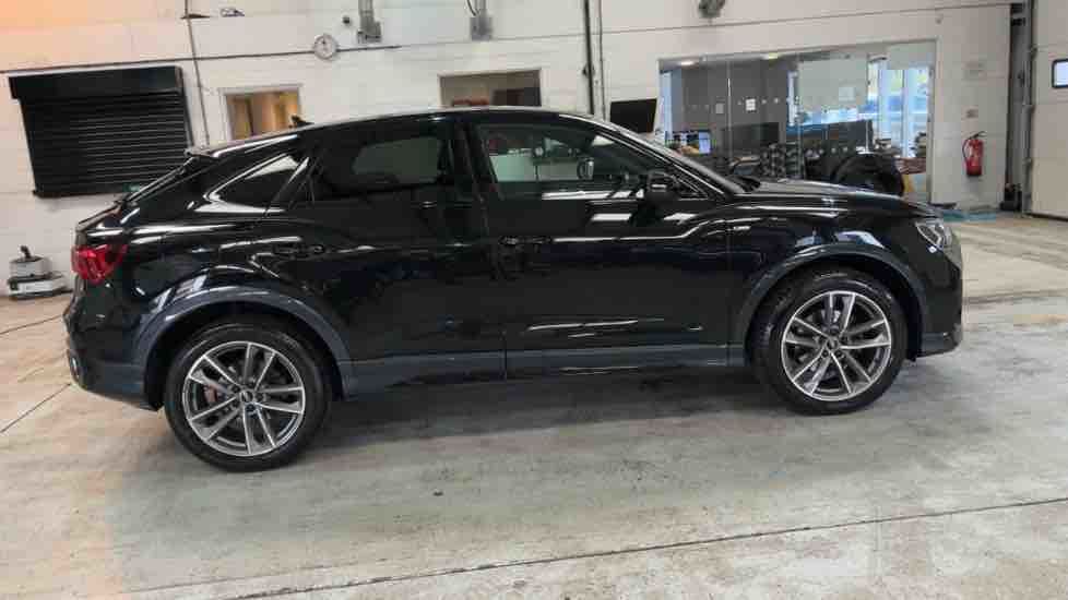 More views of Audi Q3