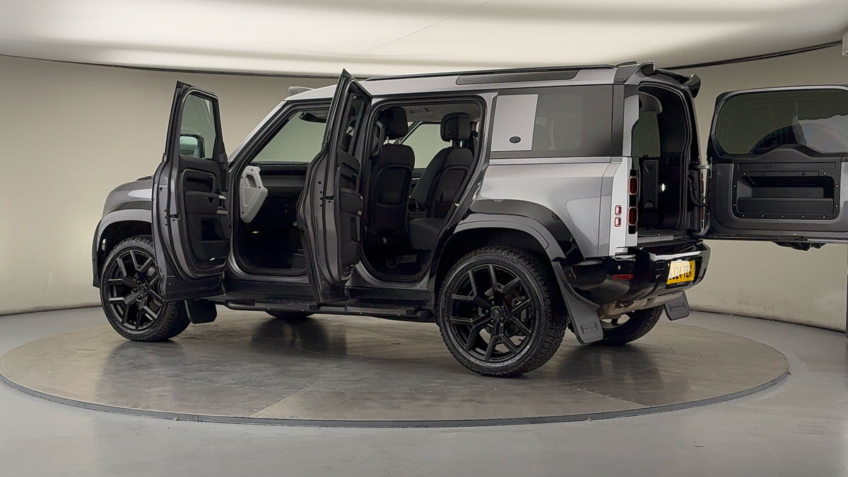 More views of Land Rover Defender 110