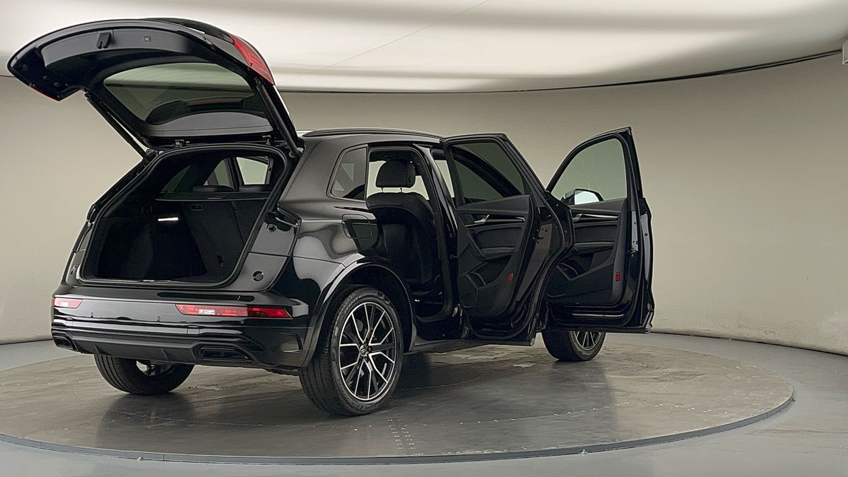 More views of Audi Q5