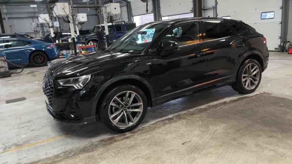 More views of Audi Q3