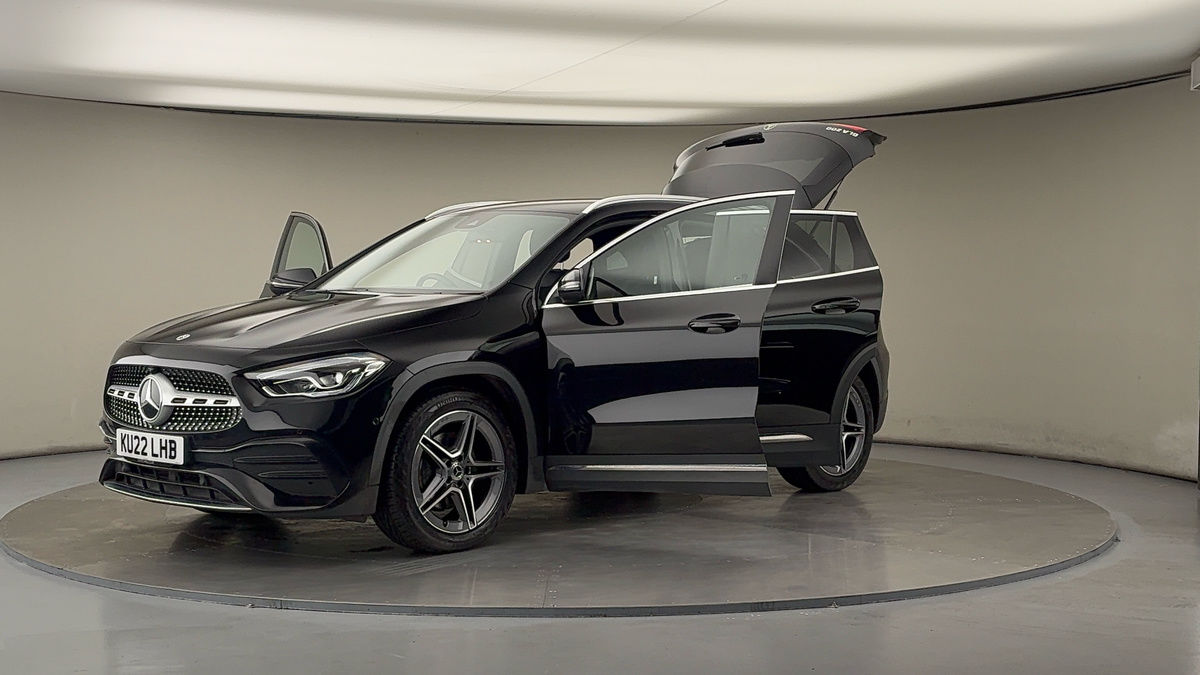 Mercedes-Benz GLA Image 22