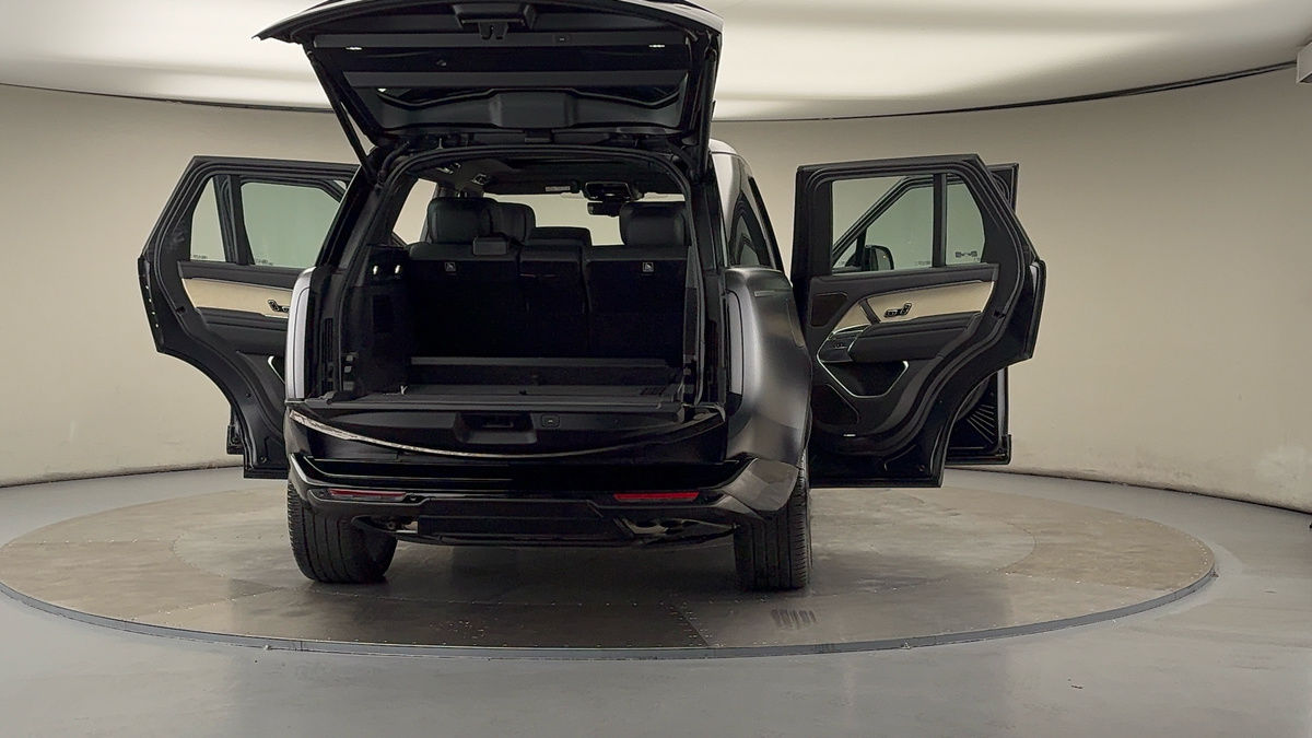 More views of Land Rover Range Rover