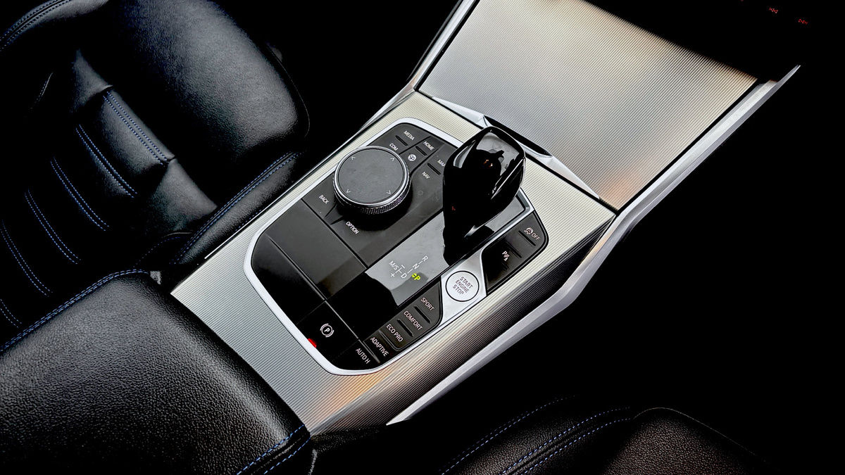 BMW 3 Series Image 6