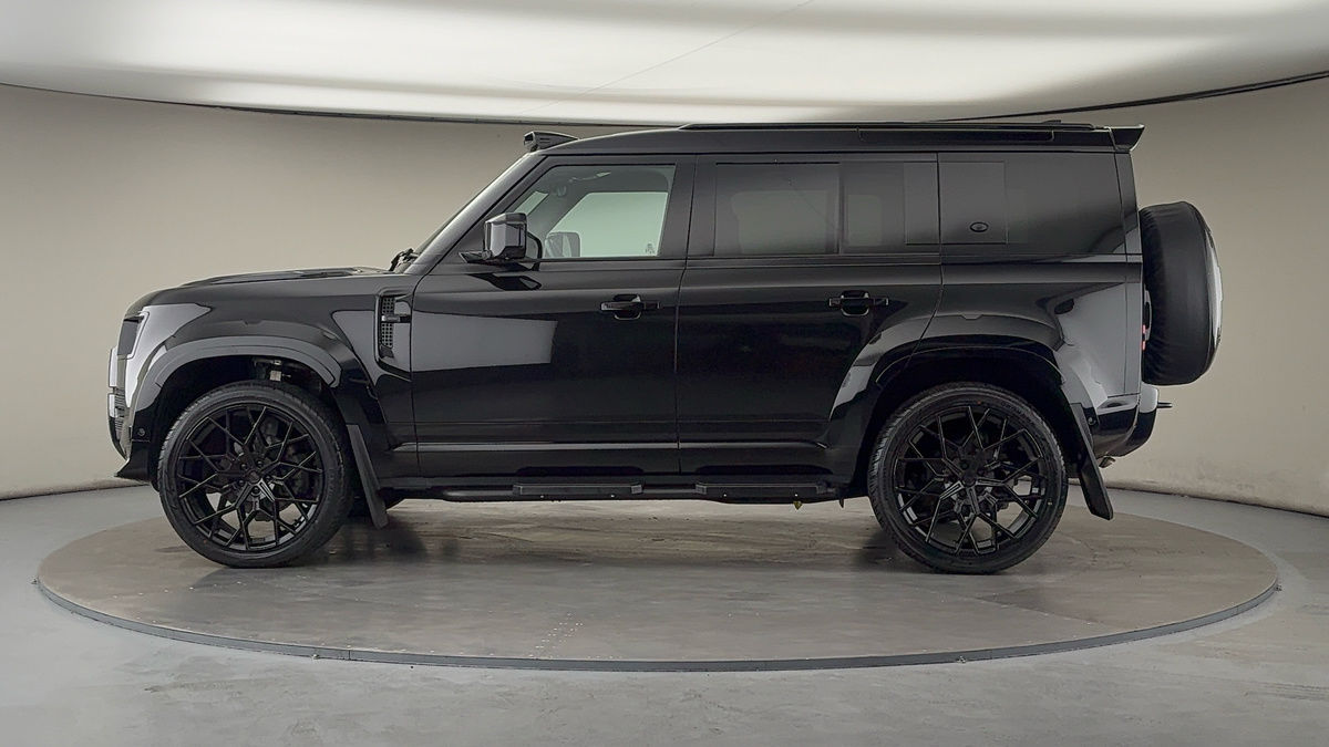 Land Rover Defender 110 Urban Image 29