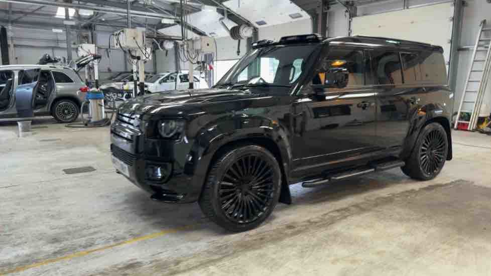 More views of Land Rover Defender 110