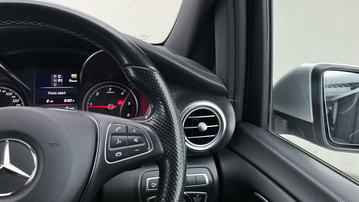 Mercedes-Benz V Class Image 14