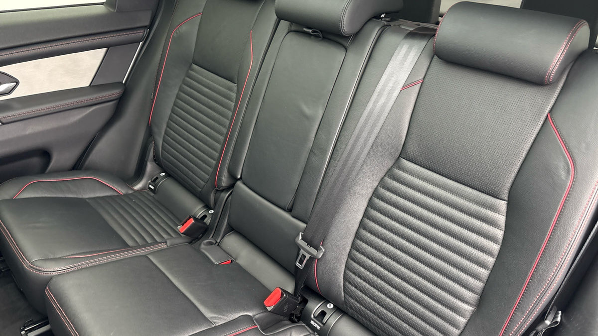 Land Rover Discovery Sport Image 8