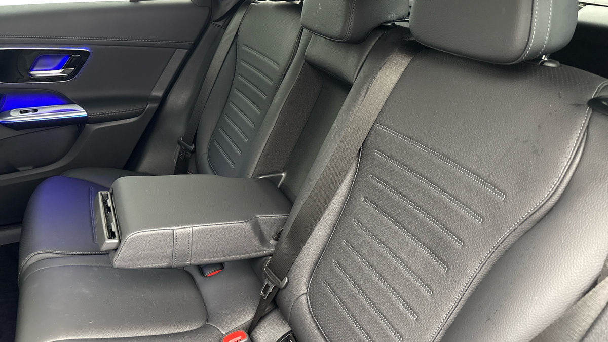 Mercedes-Benz GLC Image 9