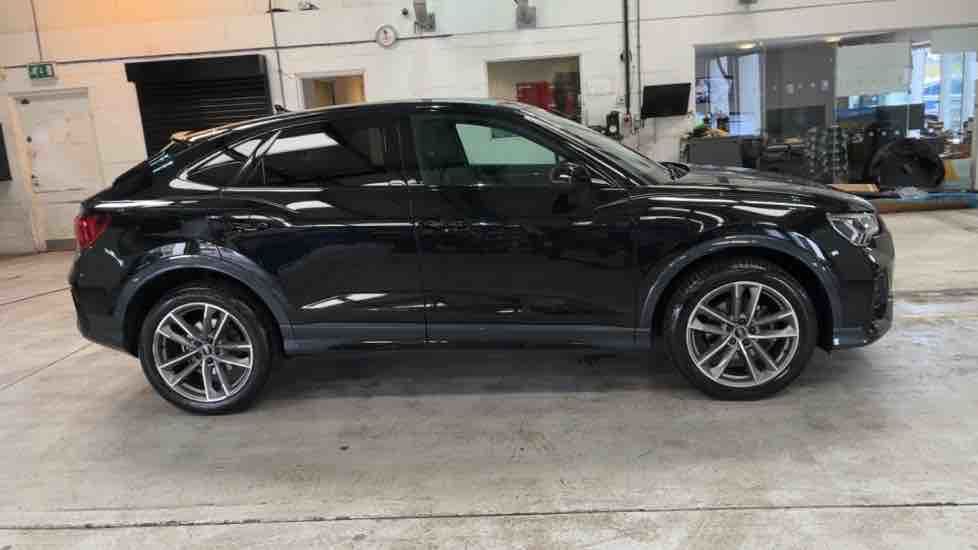 More views of Audi Q3