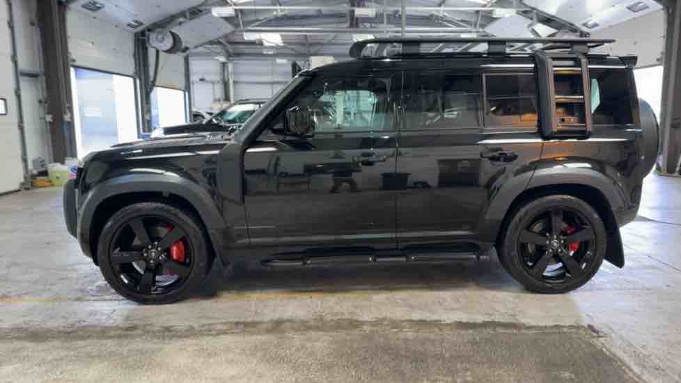 More views of Land Rover Defender 110
