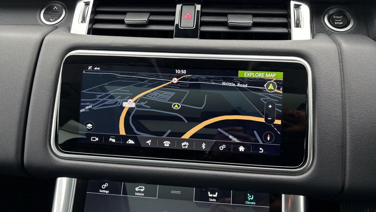 Land Rover Range Rover Sport Image 17