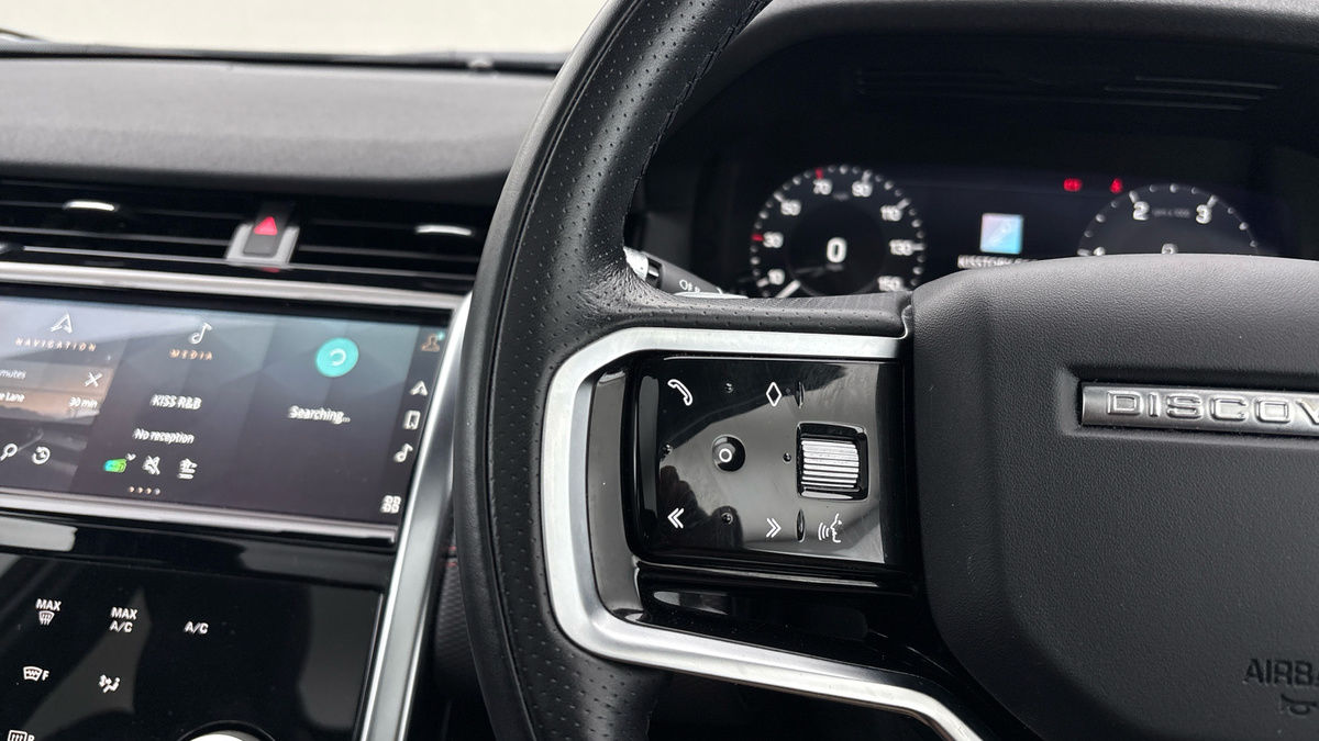 Land Rover Discovery Sport Image 13