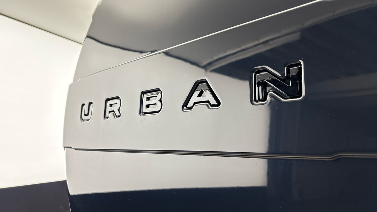 Land Rover Defender 90 Urban Image 28