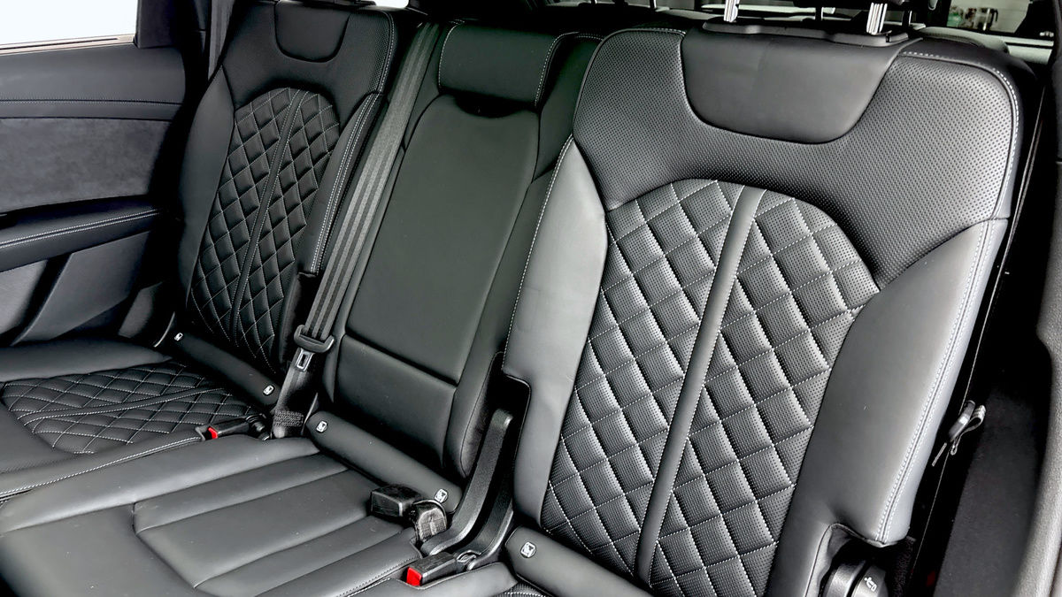 Audi Q7 Image 8