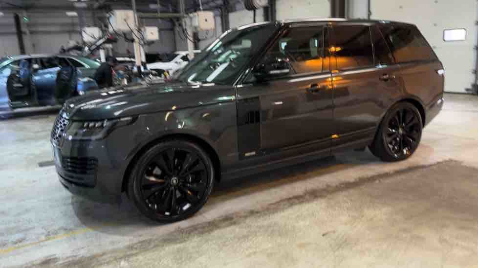 More views of Land Rover Range Rover